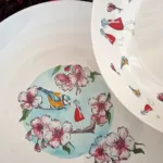 Platos con ilustraciones realizadas a acuarela